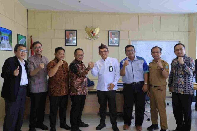 
					Pj Wali Kota Bekasi Raden Gani Sambangi Bbws Citarum