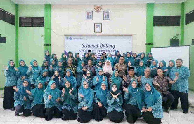 
					Ketua TP PKK Yolla Kusuma Beri Apresiasi Kepada Kader PKK