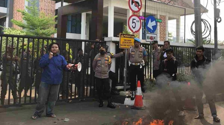 Mahasiswa Minta Kejari Usut Dugaan Korupsi Dana BOS di SMPN Kota Bekasi