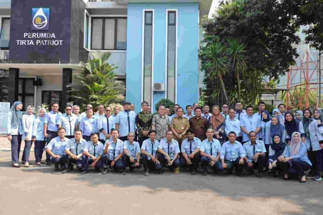 
					Perumda Tirta Patriot Tandatangani Kesepakatan Netralitas Pemilukada