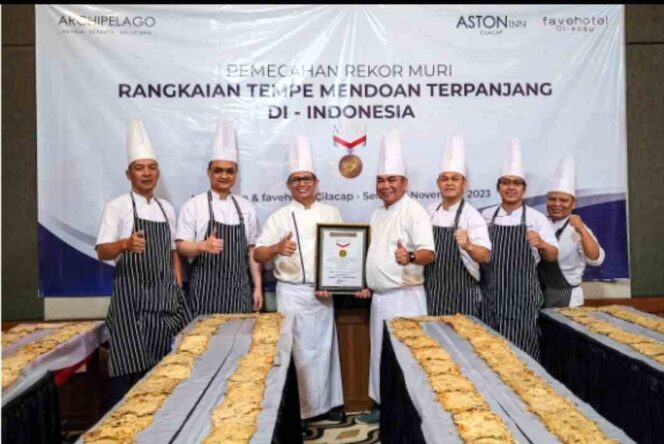 
					Tempe Mendoan Terpanjang di Indonesia Raih Rekor Muri