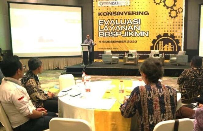 
					Jurus Kemenperin Bikin Performa Industri Keramik Jadi Kinclong