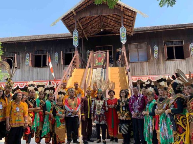 
					Nyelong Inga Simon Optimis Perjuangkan Masyarakat Dayak Lewat Jalur Politik