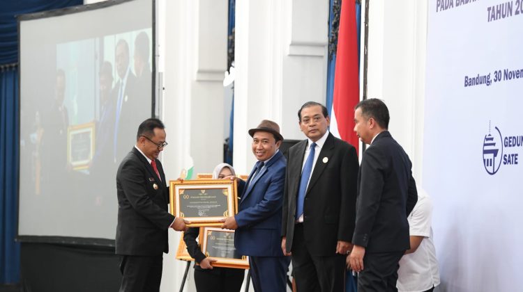 Pemkot Bekasi Kembali Raih Predikat Badan Publik Informatif