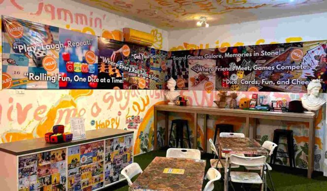 
					Main Unlimited Board Game Seharian di Holeo Golf & Museum