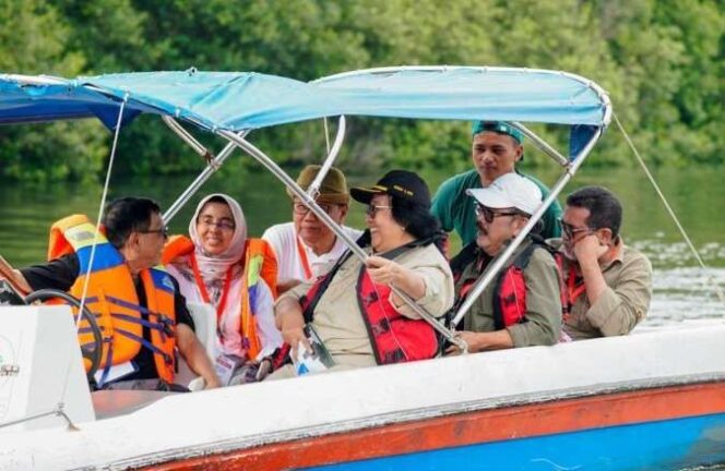 
					Menteri LHK Bersama PWI Pusat Tanam Mangrove di TWA Angke-Kapuk