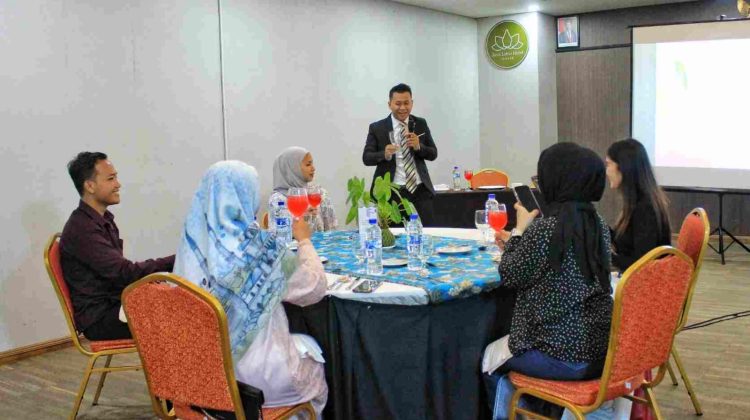 Serunya Table Manner Workshop di Java Lotus Hotel