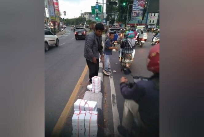 
					AWPI Kota Bekasi Berbagi Ratusan Takjil