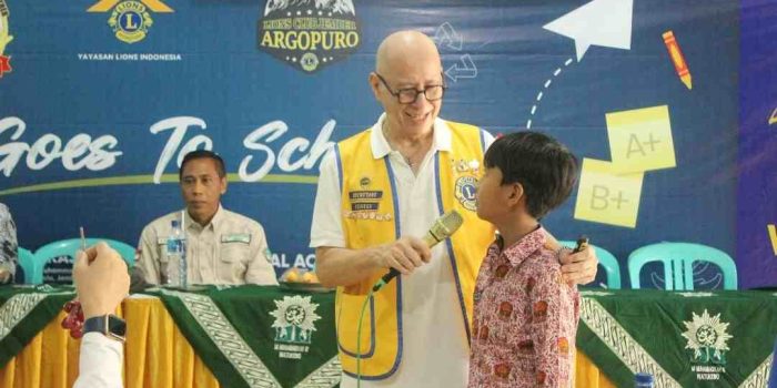 J.Lo Hotel Dukung Lions Club Jember Argopuro Goes to School