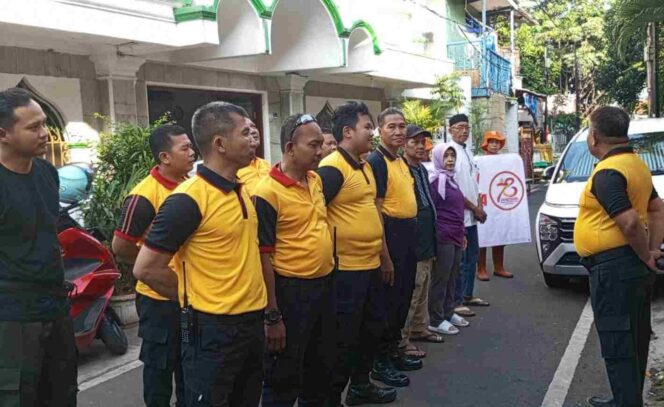 
					Bersih-Bersih Bersama Bhayangkara Polsek Metro Gambir