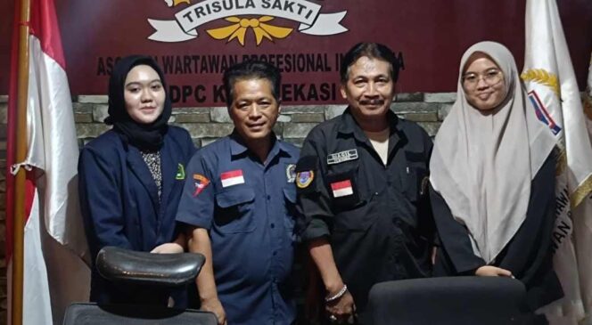 
					Mahasiswa Unisma Sambangi Kantor AWPI Kota Bekasi