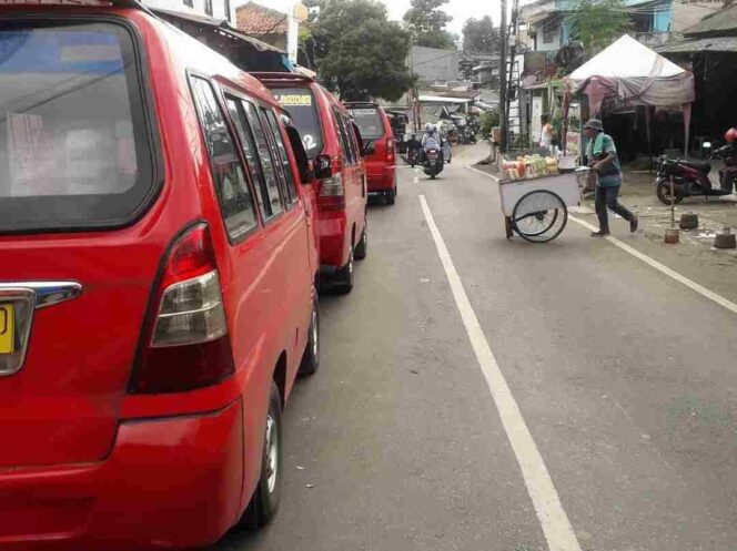 
					Batasan Umur Operasional Angkutan Umum Perlu Dikaji Kembali