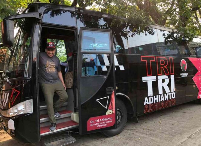 
					Warga Duta Harapan Bekasi Tour Naik Bus Gratis dari Tri Adhianto