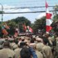 Pelantikan Dewan Kota Bekasi di Demo Mahasiswa