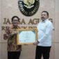 Jaksa Agung Terima Penghargaan atas Kesuksesan Program Jaga Desa