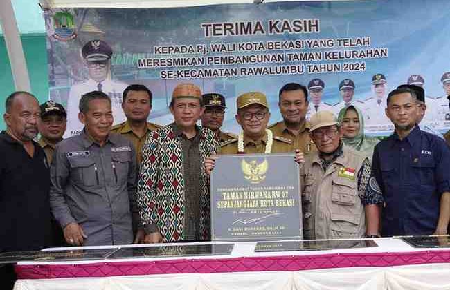 Pj Wali Kota Bekasi Resmikan 5 Taman di Kecamatan Rawalumbu