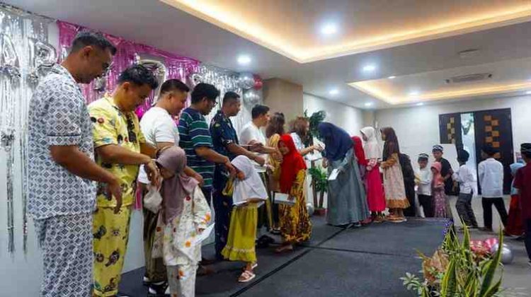 Rayakan Hari Jadi ke-7, Harper Cikarang by ASTON Berbagi Kebahagian Bersama Anak Yatim