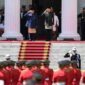 Suasana Khidmat Upacara Pelepasan Joko Widodo di Istana Merdeka