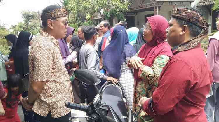 Banjir dan Sampah Dikeluhkan Warga RW 005 Pejuang, Ini Kata Dewan Provinsi Ronny Hermawan