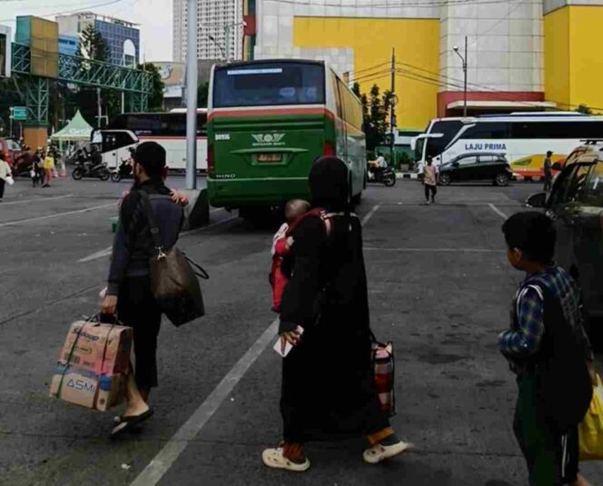 
					Lonjakan Penumpang Arus Balik Libur Nataru Diprediksi 5 Januari 2025