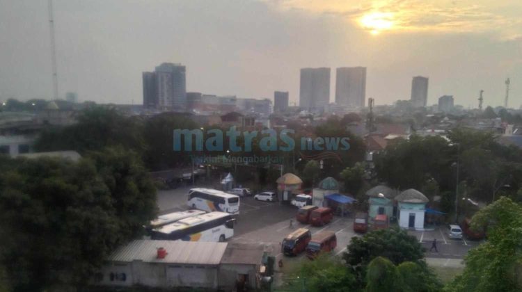 Sebagai Pintu Gerbang Wisatawan, Tri Adhianto Bakal Percantik Terminal Bus DAMRI Kayuringin