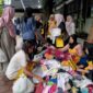 Peduli Sesama, SMAN 5 Bekasi Helat Bazaar Murah Pakaian dan Sembako