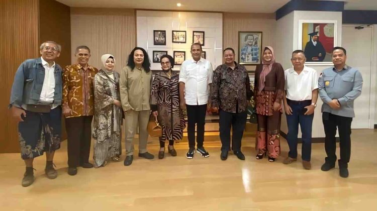 Wakil Menteri Hukum RI Menerima Panitia Kongres PARFI ke 18