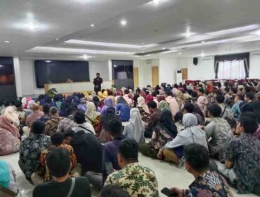 Martas News/FOTO : Ratusan Calon Pegawai Pemerintah dengan Perjanjian Kerja Dinas Kesehatan Kota Bekasi 