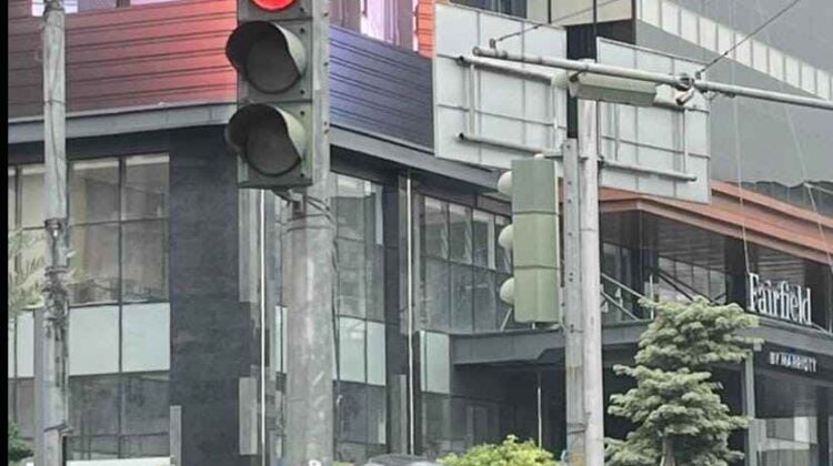 Warga Bintara Bekasi Nyaris Jadi Korban Kekerasan Pengamen di Lampu Merah Pakuwon Mall