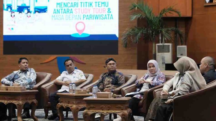 Diskusi Ngoprek, Study Tour Dilarang atau Diatur?