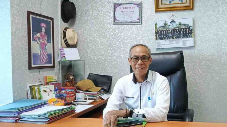 Foto : Pelaksana Tugas (Plt) Sekretaris Disparbud Kota Bekasi, Ki Maja 
