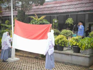 Foto : SMAN 5 Bekasi Peringati Hari Pendidikan Nasional 2025