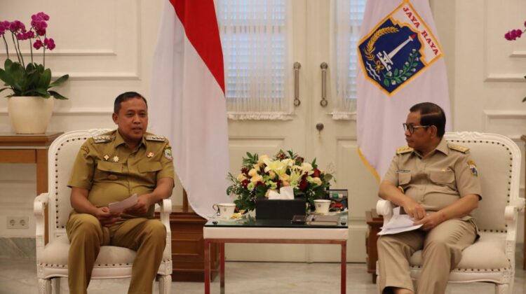 Foto: Wali Kota Bekasi, Tri Adhianto, bertemu dengan Gubernur DKI Jakarta, Pramono Anung, di Balai Kota DKI Jakarta 