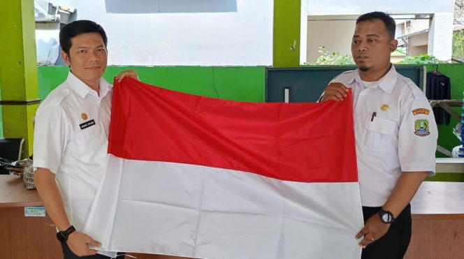 
					Kecamatan Bekasi Utara Distribusikan Bendera Merah Putih Sambut HUT RI ke-80