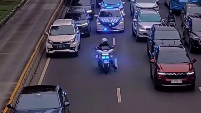 
					Korlantas Polri Beku Sementara Penggunaan Sirine dan Rotator untuk Pengawalan