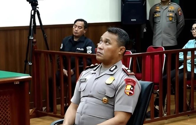 
					Komandan Brimob Diberhentikan Tidak Dengan Hormat Buntut Insiden Tewasnya Ojol
