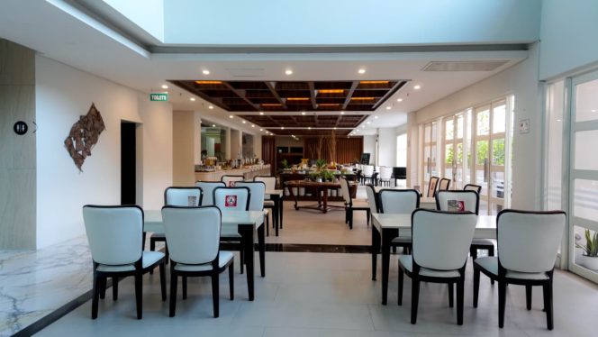 
					Foto: Java Lotus Hotel Jember Raih Sertifikat Halal Pertama di Jember Untuk makanKOE Resto dan kopiKOE Café
