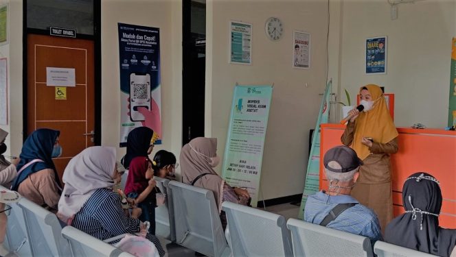
					Foto: Puskesmas Jatisampurna, Kota Bekasi, secara rutin melaksanakan inisiatif promotif dan preventif dalam gedung bernama PROMKES SAPA PAGI atau ROMPI