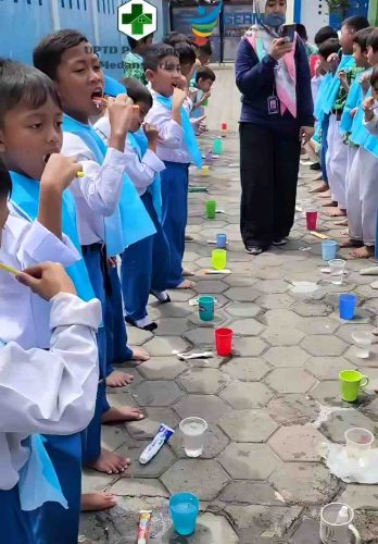 Puskesmas Medan Satria Gelar Penyuluhan Sikat Gigi Bersama di MI Baitul Muttaqin 3 Siswi-Siswi Madrasah Ibtidaiyah Baitul Muttaqin