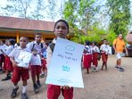 BCA Digital Donasikan 650 Seragam Sekolah dan Dukung Literasi Finansial untuk Siswa-Siswi Alor NTT
