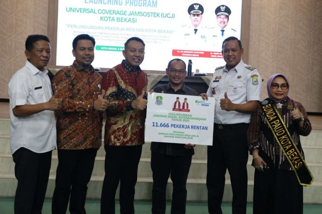 
					Program SIGAP Diluncurkan 11 Ribu Pekerja Rentan Bekasi Kini Dapat Perlindungan BPJS Ketenagakerjaan