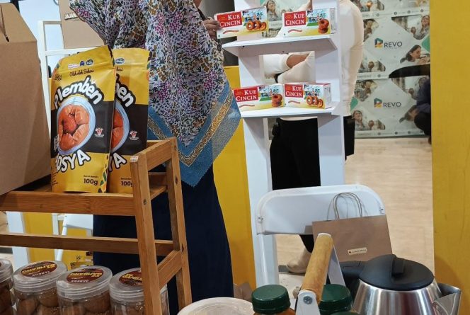 
					Menteri UMKM Tegaskan KUR hingga Rp100 Juta Tidak Boleh Dikenakan Agunan Tambahan