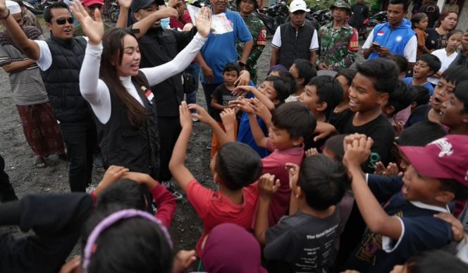 
					Utusan Khusus Presiden Tinjau Langsung Pasca Erupsi Gunung Semeru