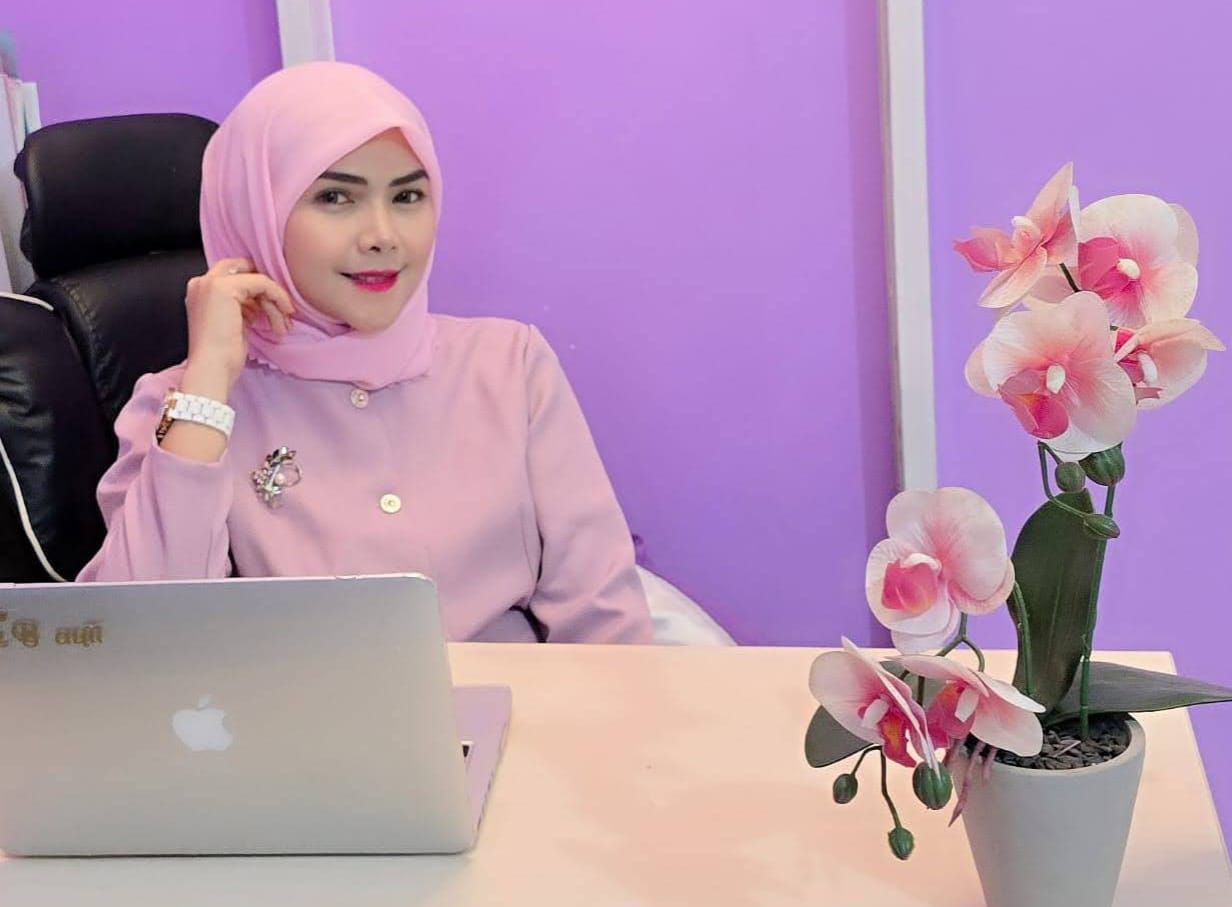 Fitri Renuat Memberikan Layanan Terbaik dengan Sepenuh Hati dan Keikhlasan