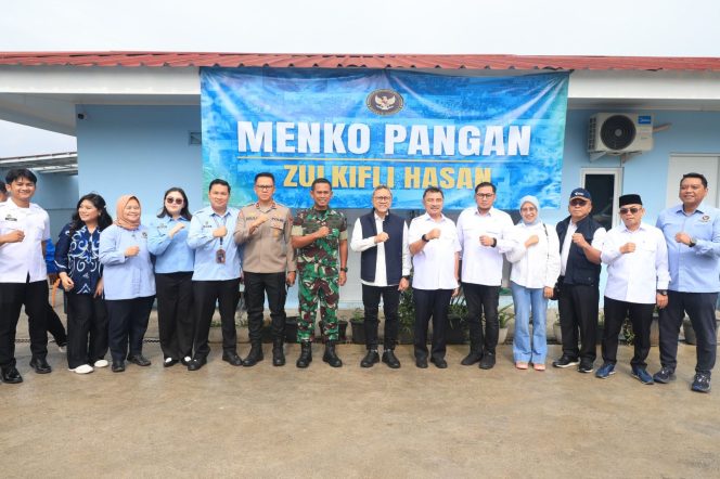 
					Menko Zulkifli Hasan Tinjau Program MBG dan Solusi Sampah di Bekasi
