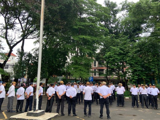 
					Tingkatkan PAD, Kecamatan Bekasi Selatan Sisir Reklame