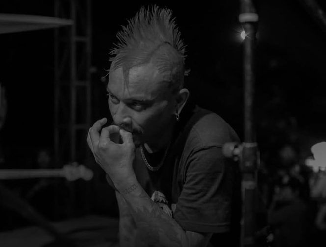 
					Vokalis Band Legendaris Skena Musik Punk Bali Koden Natter Jack Tutup Usia