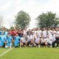 Dedi Mulyadi Maen Bola Bareng Usai Resmikan Ruang Terbuka di Padurenan Bekasi