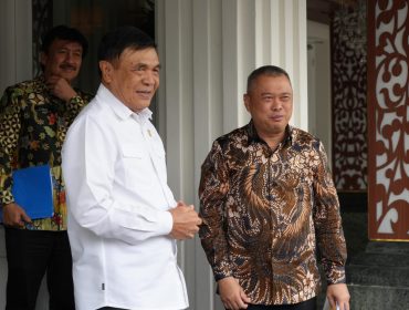 FOTO: Menteri Koordinator Bidang Politik dan Keamanan (Menko Polkam) Jenderal TNI (Purn.) Djamari Chaniago menerima audiensi Menteri Perhubungan Dudy Purwagandhi di Kantor Kemenko Polkam