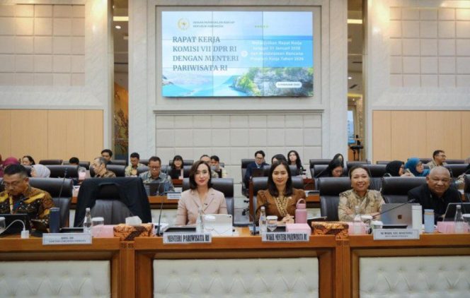 
					Menpar Sampaikan Kinerja Pariwisata 2025 Tumbuh Positif dan Lampaui Target di Hadapan DPR